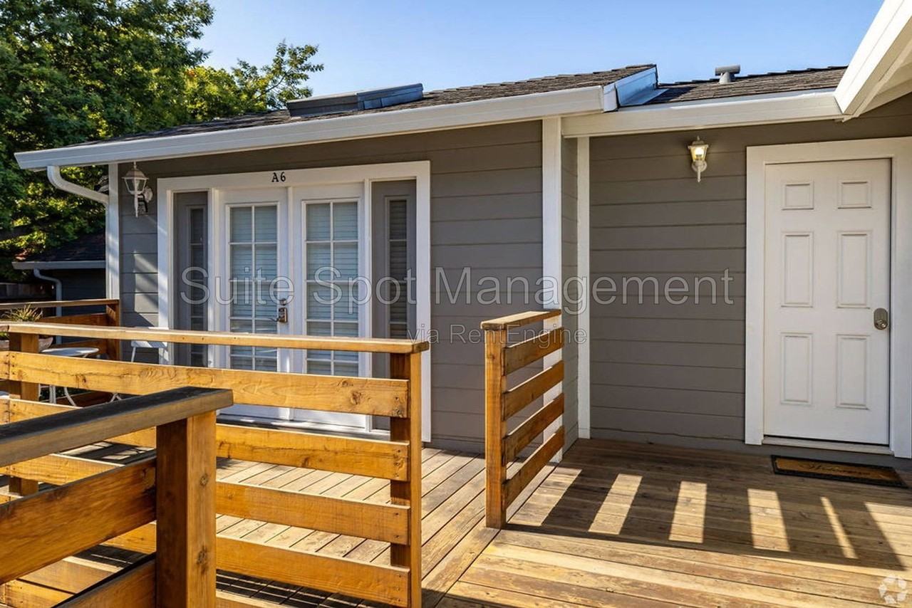 1409 Jefferson Ave #A6 - Photo 6 of 16