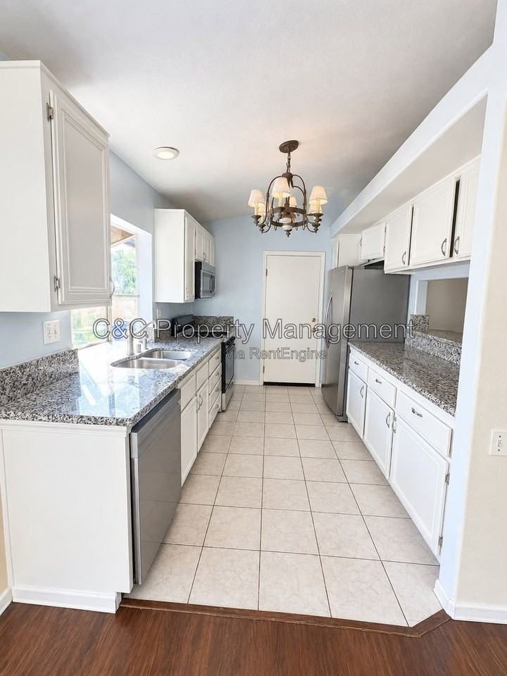 5531 Ladera Ct - Photo 2 of 3