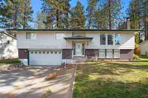 featured image of 8218 N Pamela St