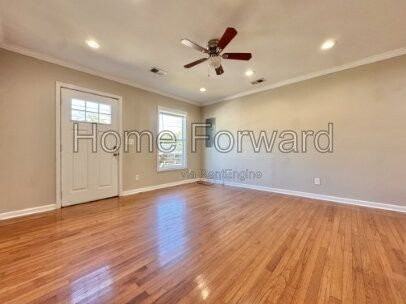 212 E Seventh St - Photo 2 of 10
