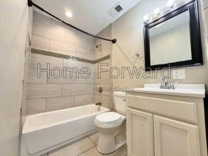 212 E Seventh St - Photo 5 of 10