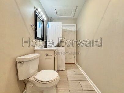212 E Seventh St - Photo 6 of 10