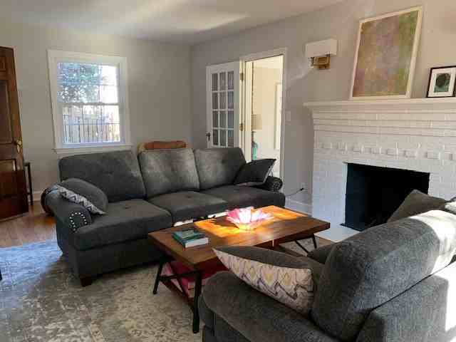2729 S Arlington Ridge Rd - Photo 4 of 10