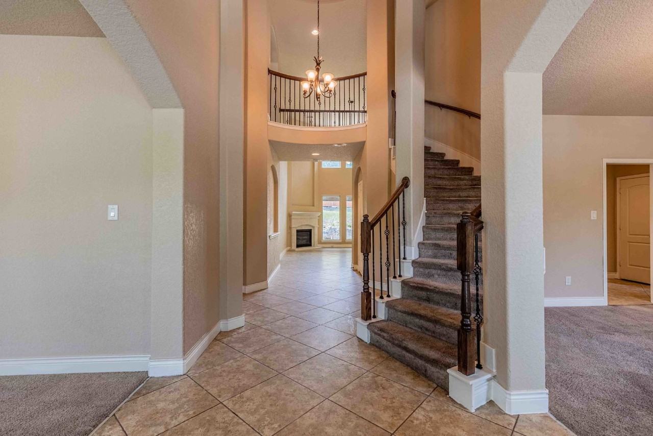13418 Palatine Hl - Photo 4 of 50