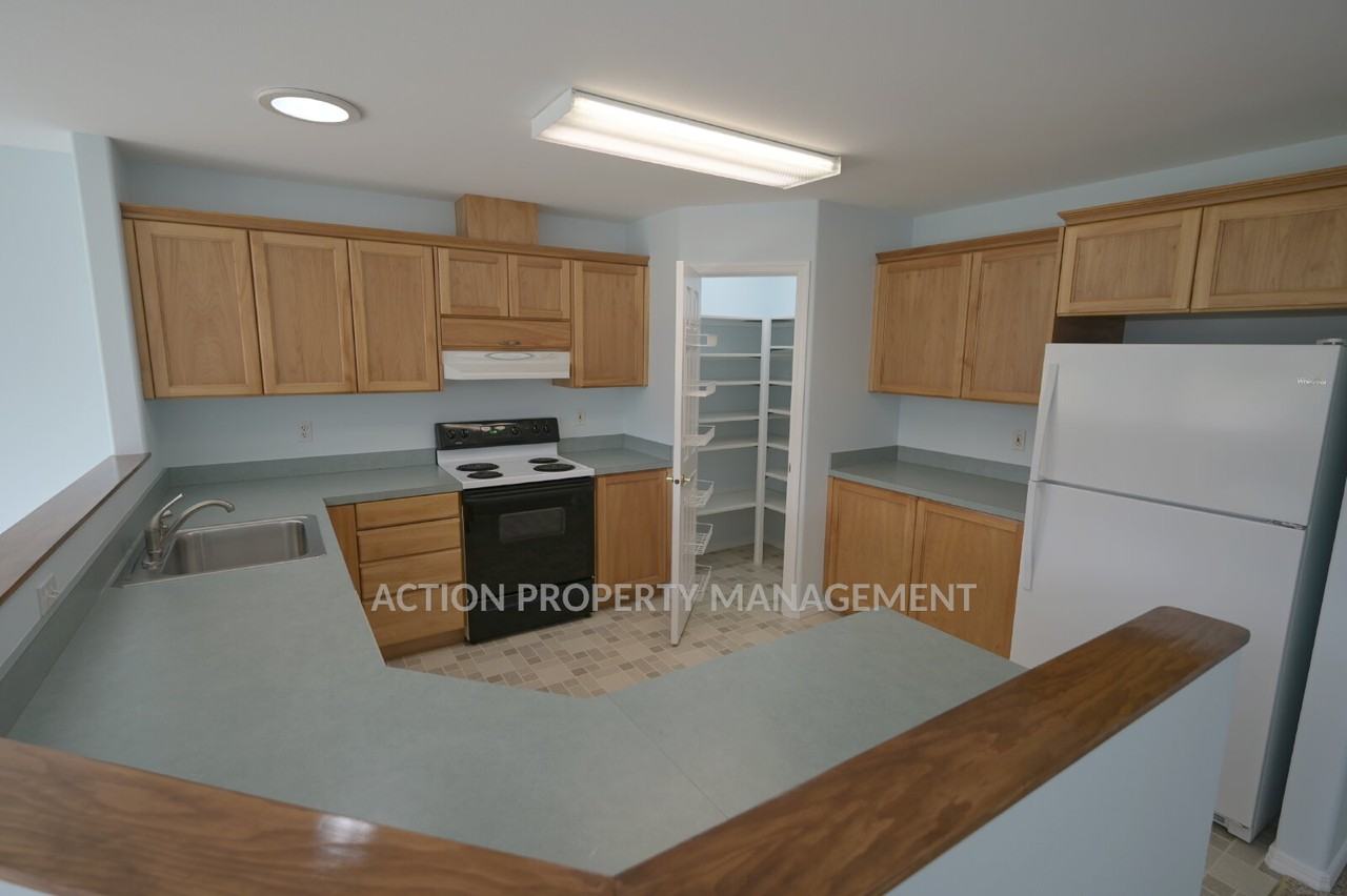751 W Hammond St - Photo 6 of 34