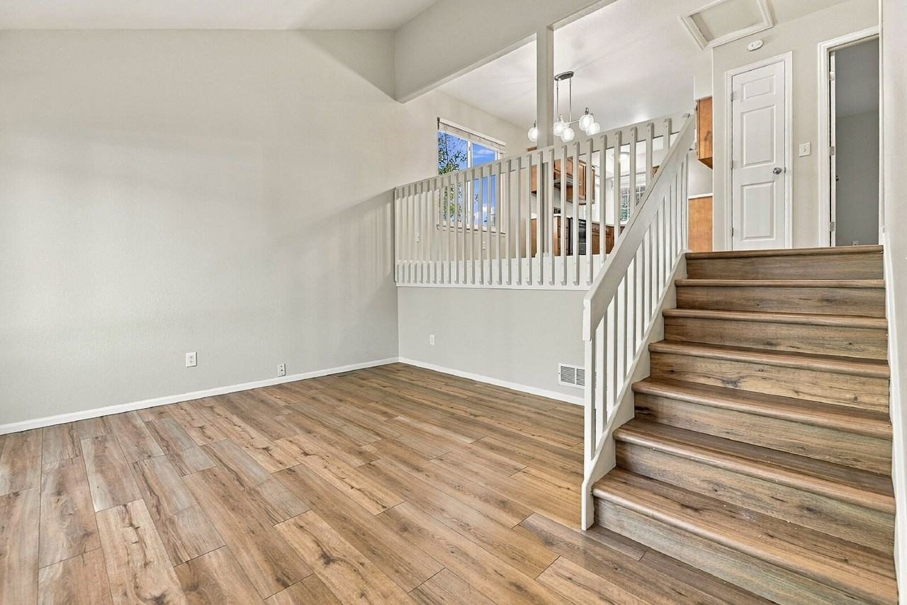 472 N 21st Ave - Photo 2 of 38