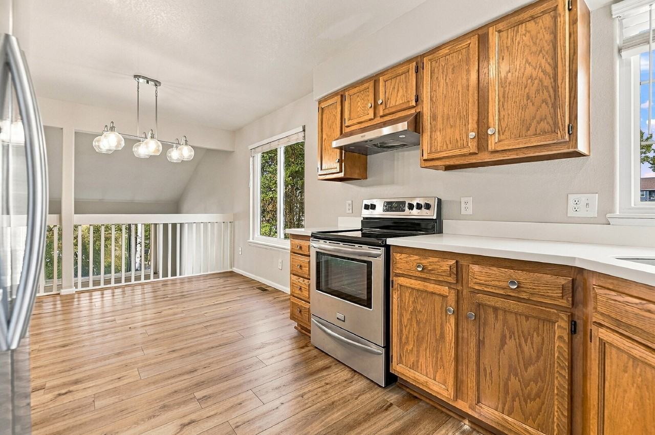 472 N 21st Ave - Photo 5 of 38