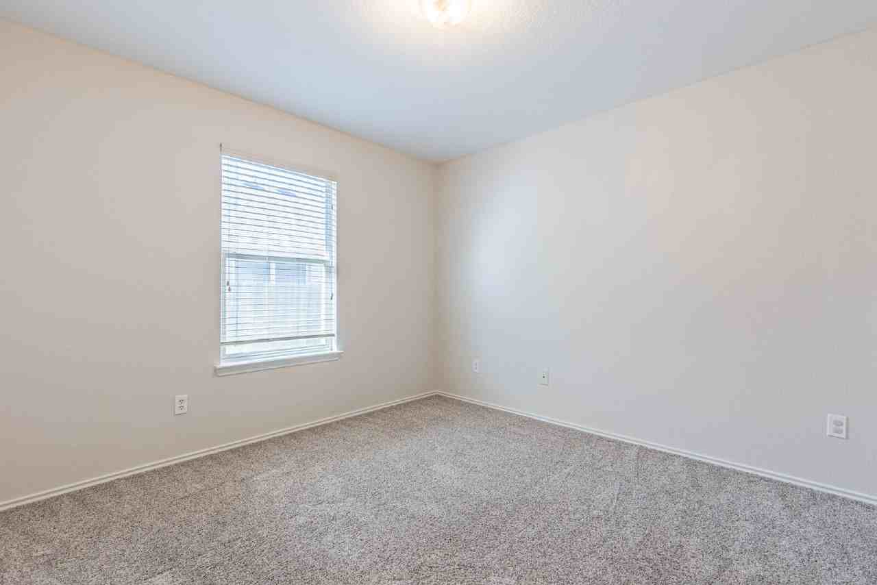 7623 Bismarck Lk - Photo 4 of 32
