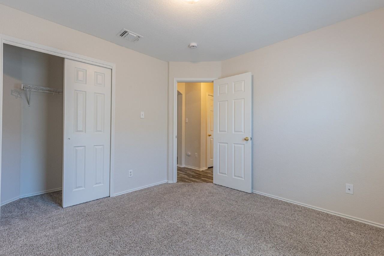 7623 Bismarck Lk - Photo 5 of 32