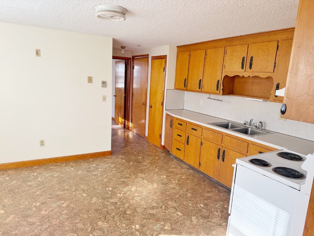 15 1st St #4 - Photo 3 of 9