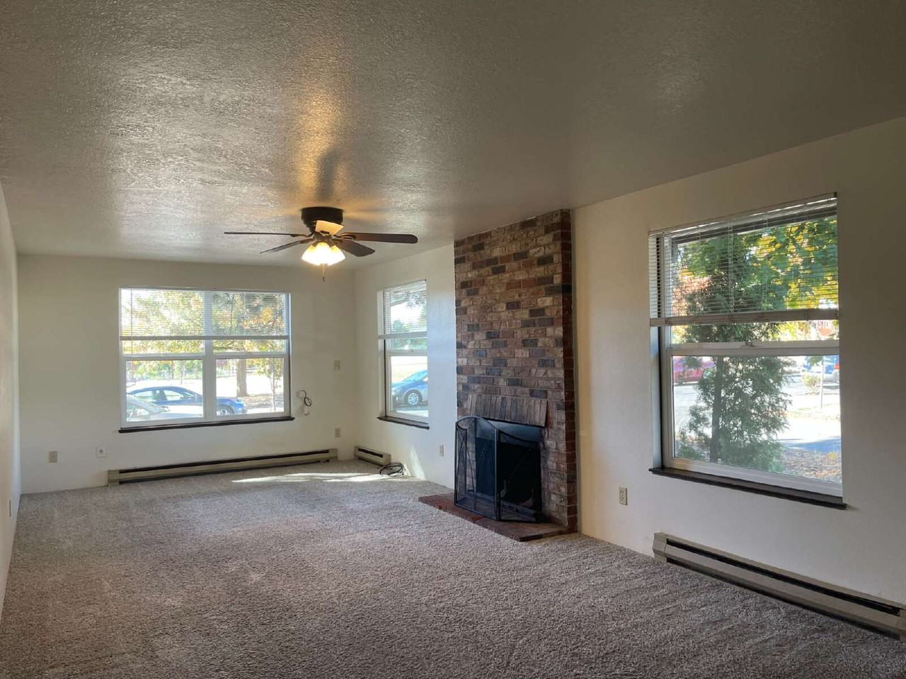 5212 Ne Hassalo St - Photo 3 of 12