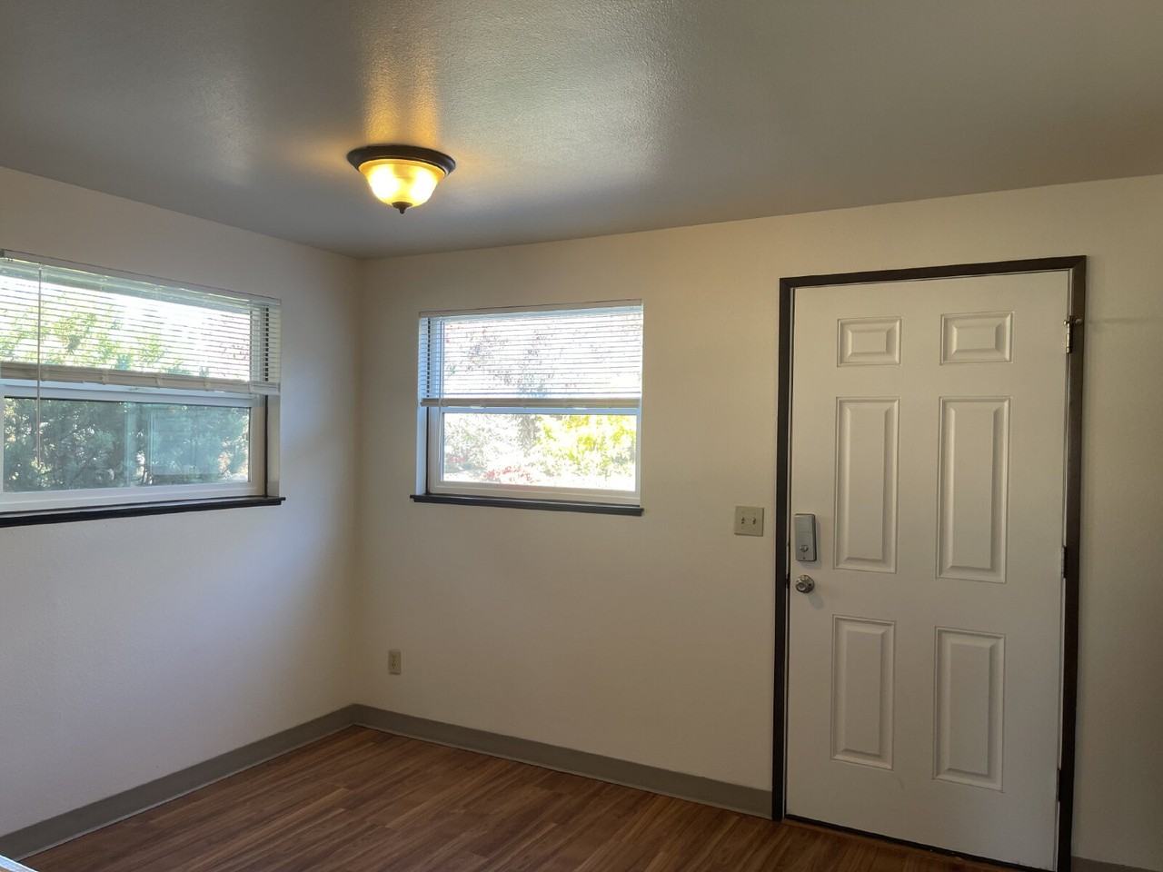 5212 Ne Hassalo St - Photo 5 of 12