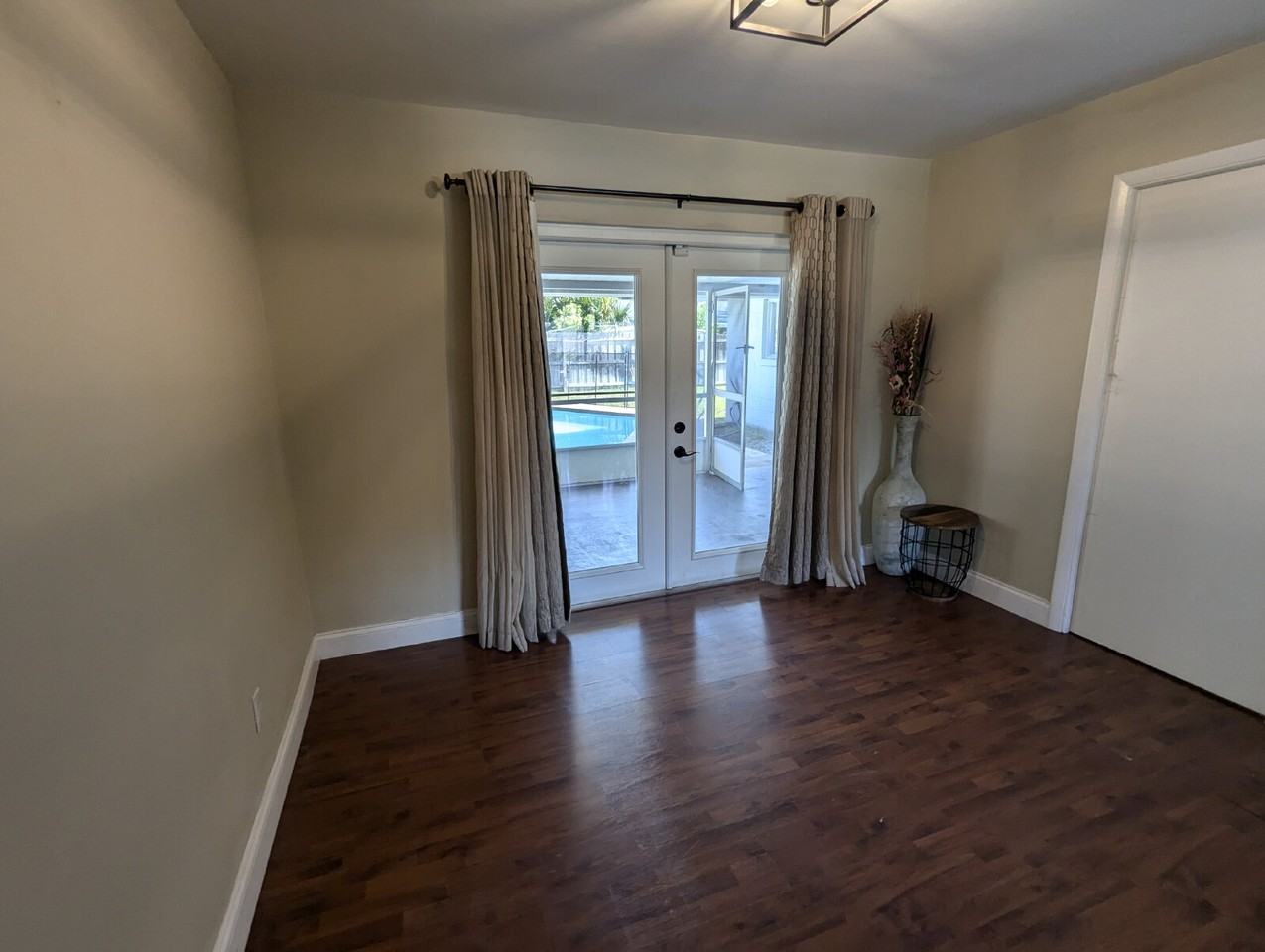 117 Graham Rd - Photo 7 of 33