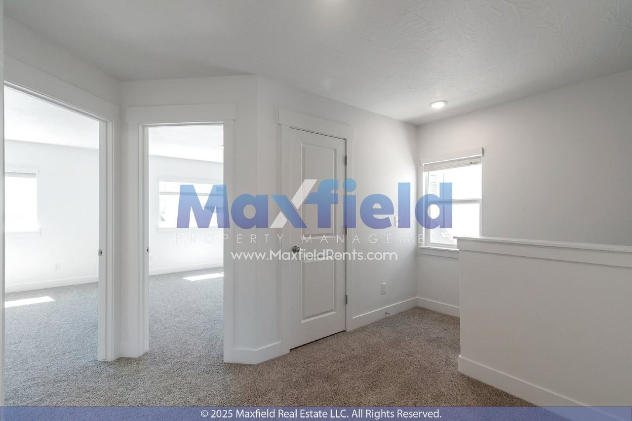 1382 N Meadow Ln - Photo 5 of 14