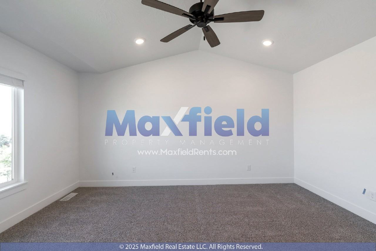 1382 N Meadow Ln - Photo 6 of 14