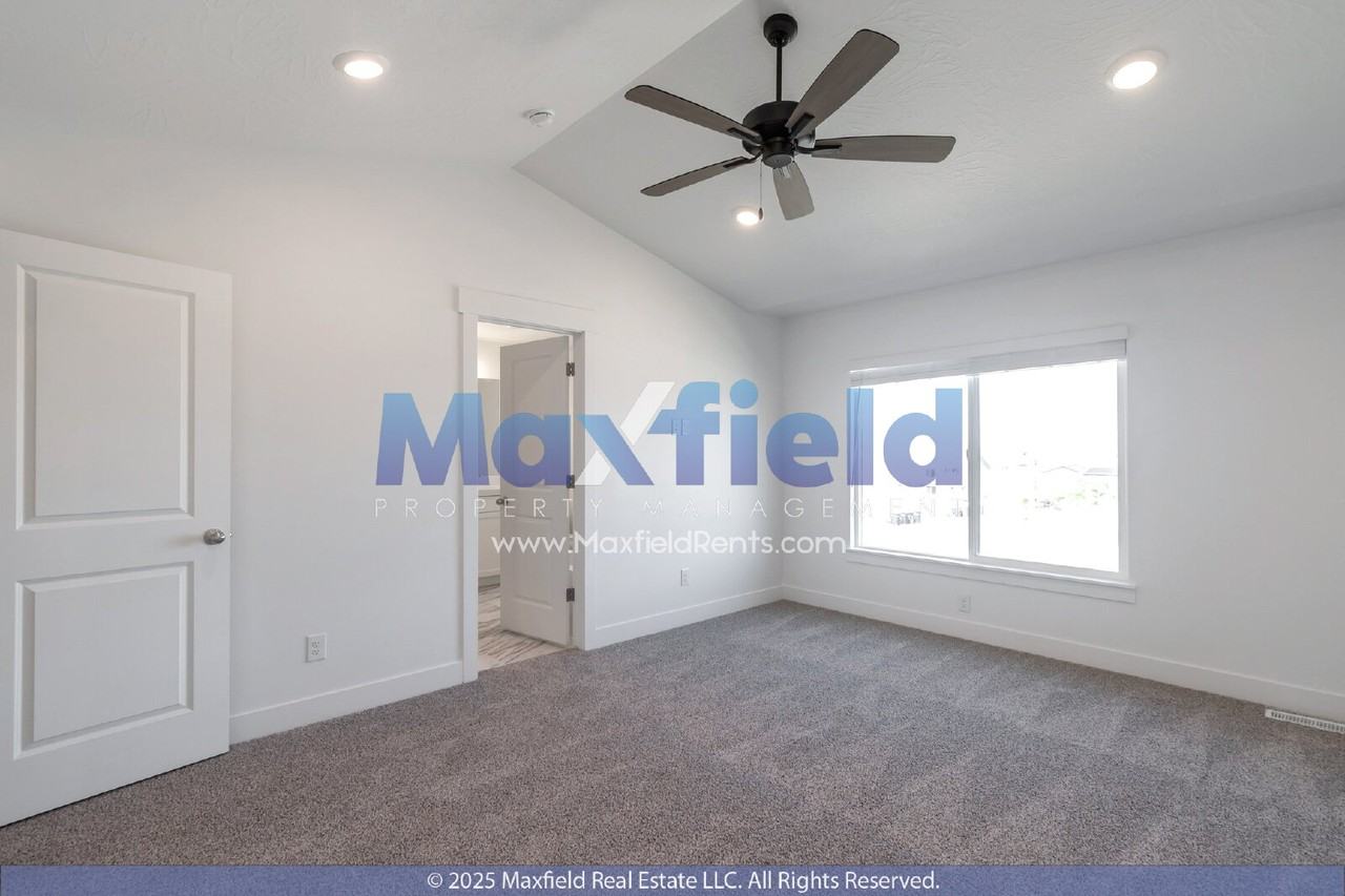 1382 N Meadow Ln - Photo 7 of 14