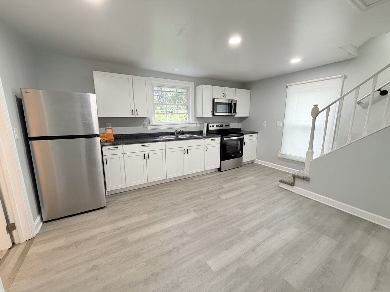 329 Jackson St - Photo 5 of 17