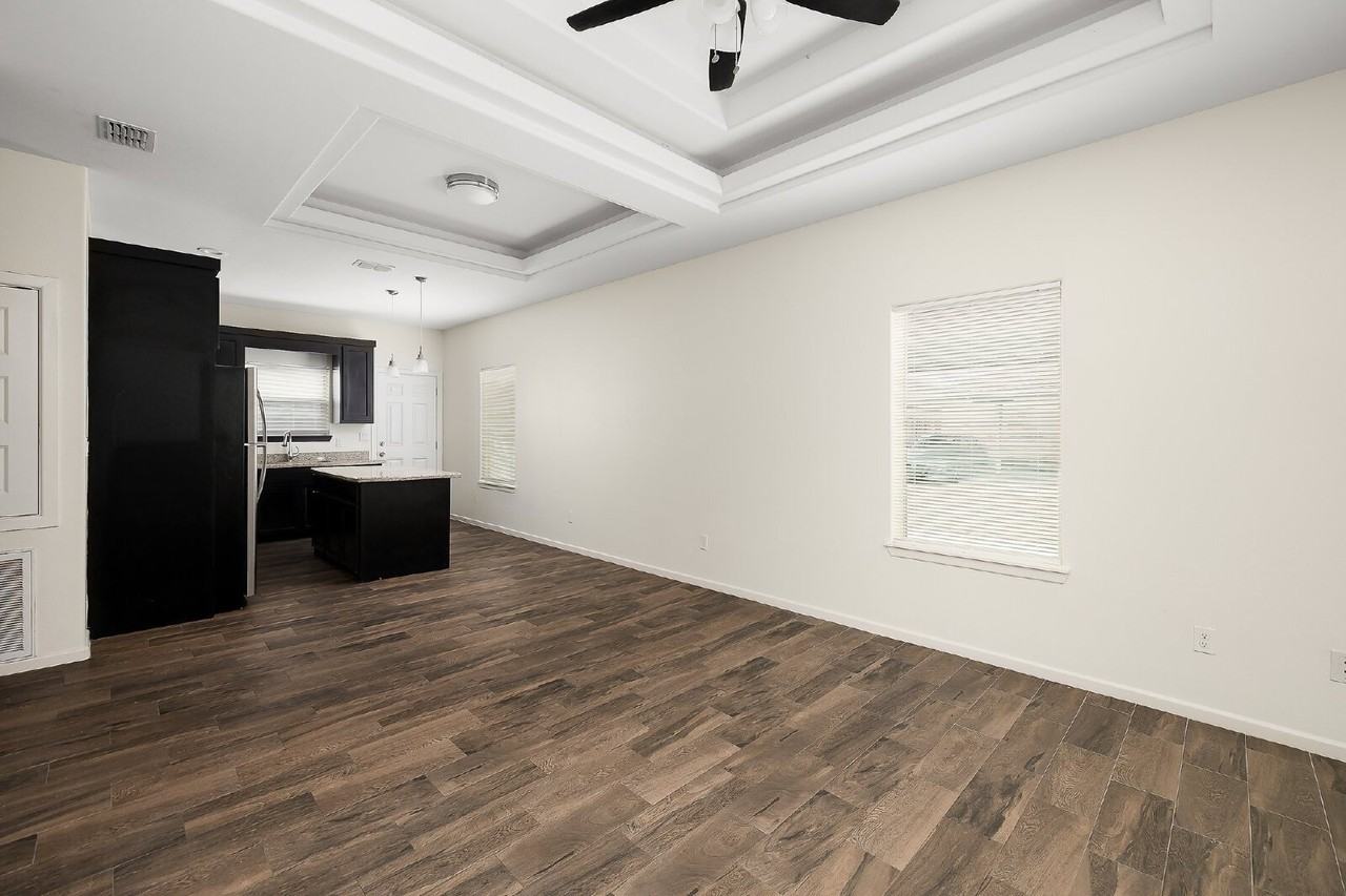511 Downing Ave #1 - Photo 5 of 14