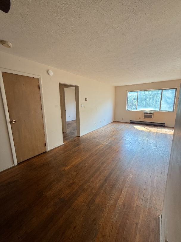 1019 Maple Ave Apt C6 - Photo 2 of 6