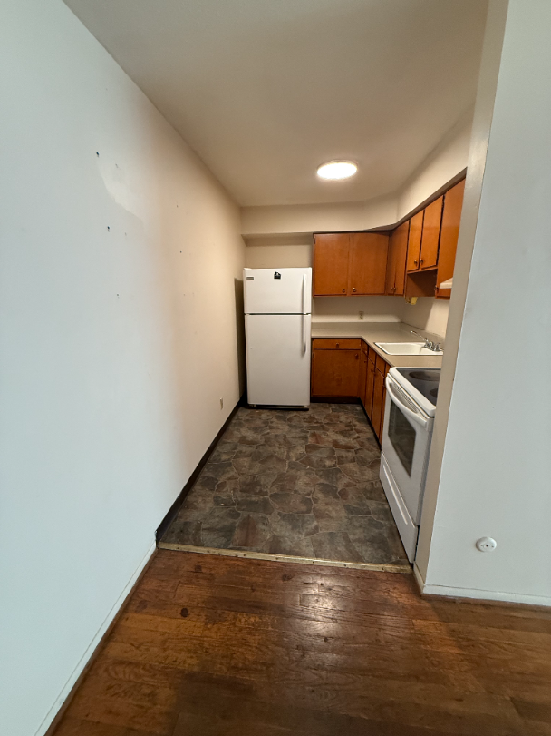 1019 Maple Ave Apt C6 - Photo 5 of 6
