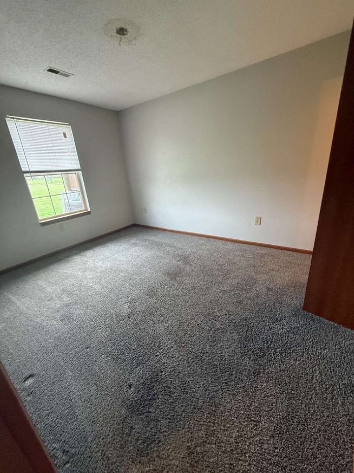 113 Nora Dr Apt C - Photo 4 of 9