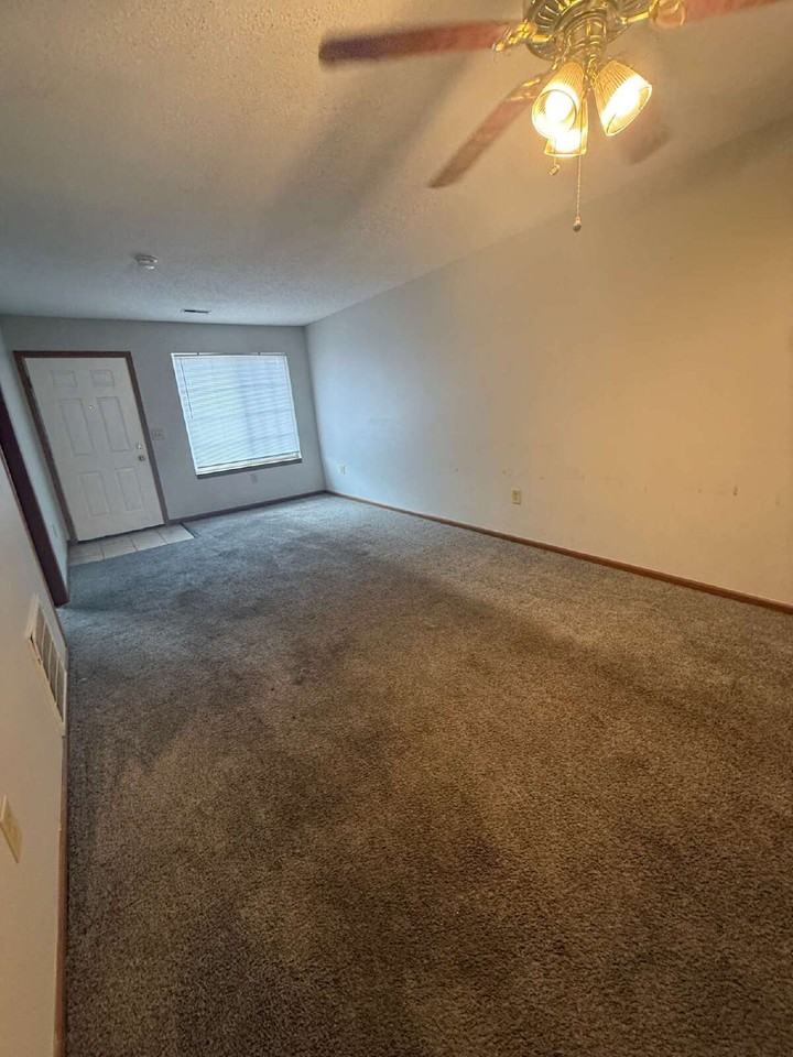 113 Nora Dr Apt C - Photo 7 of 9