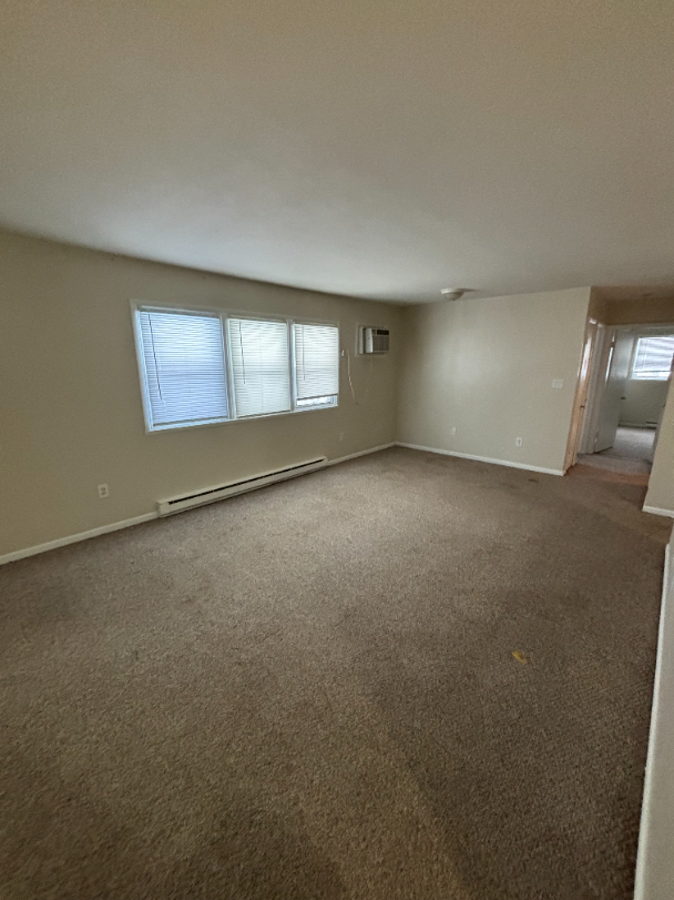 600 Lakeside Dr - Photo 3 of 7