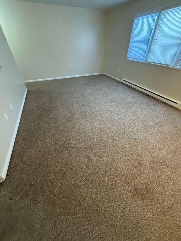 600 Lakeside Dr - Photo 4 of 7