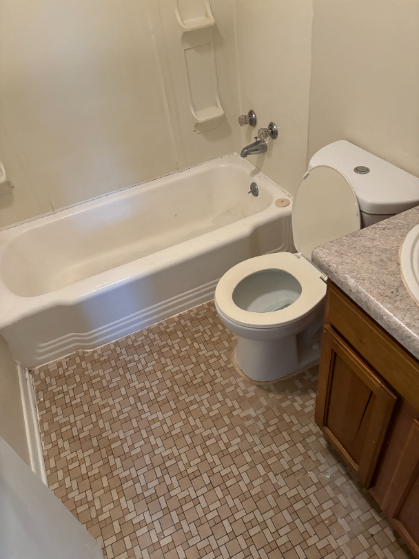 600 Lakeside Dr - Photo 6 of 7