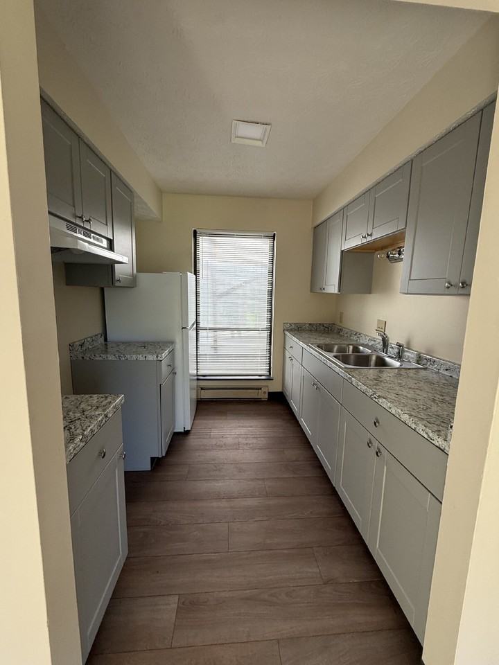2850 Vista View Dr N - Photo 4 of 9