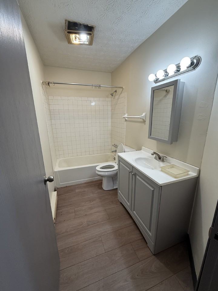 2850 Vista View Dr N - Photo 5 of 9