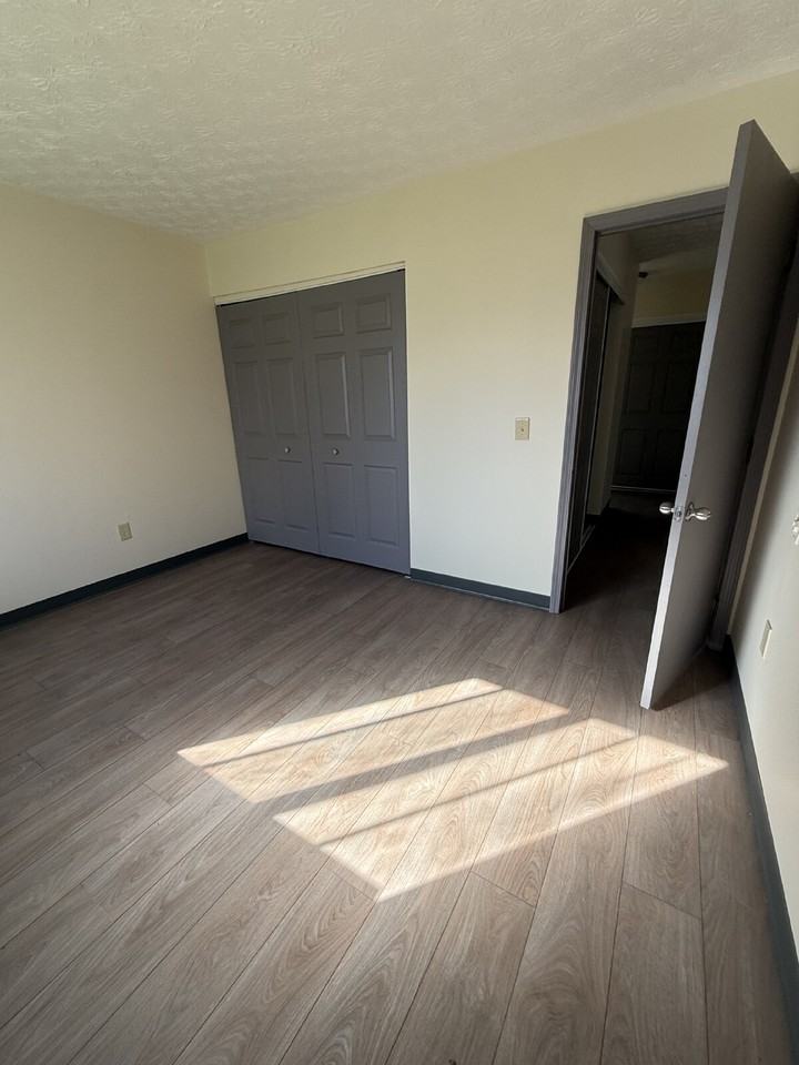 2850 Vista View Dr N - Photo 7 of 9
