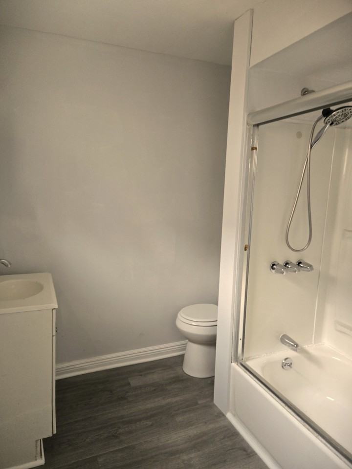 3893 W 23rd St #2 - Photo 4 of 7