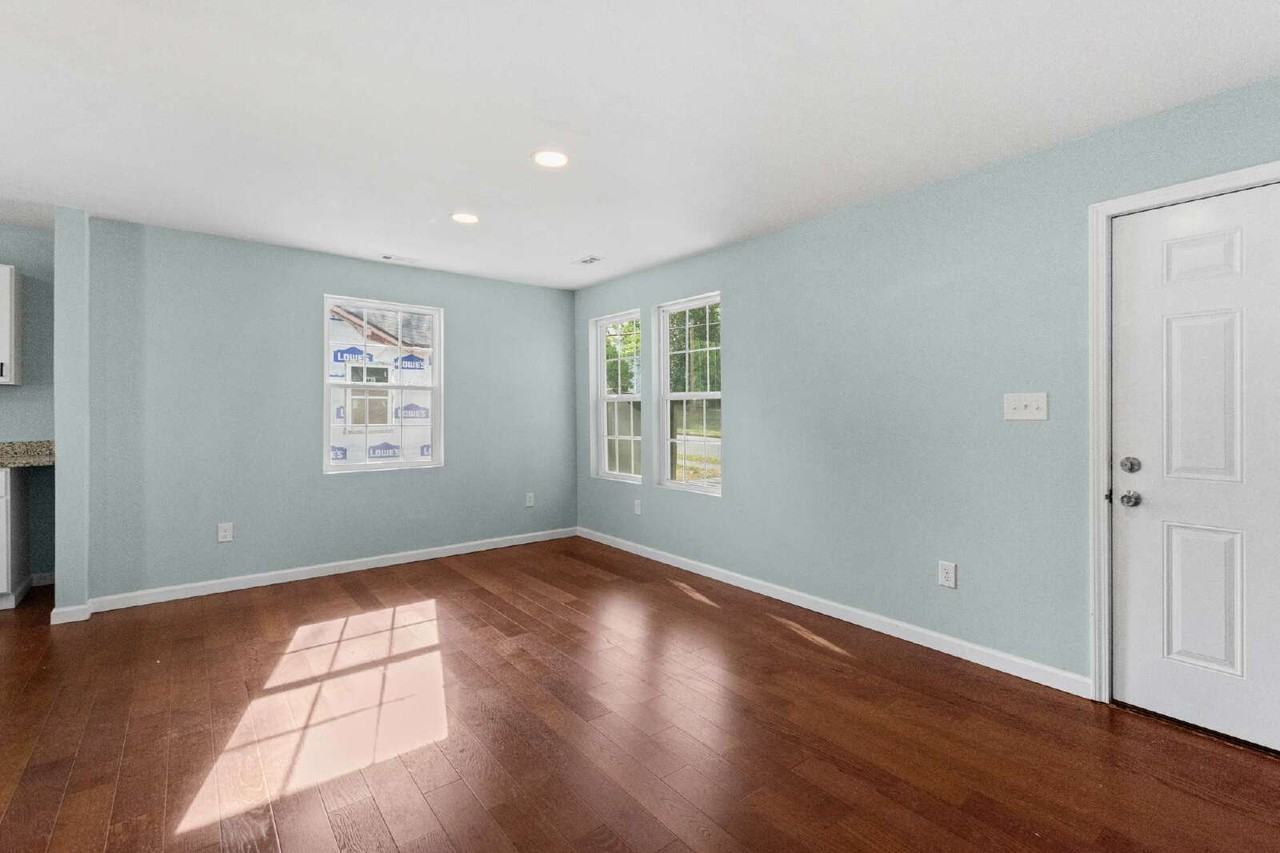 328 Whitner St - Photo 4 of 16