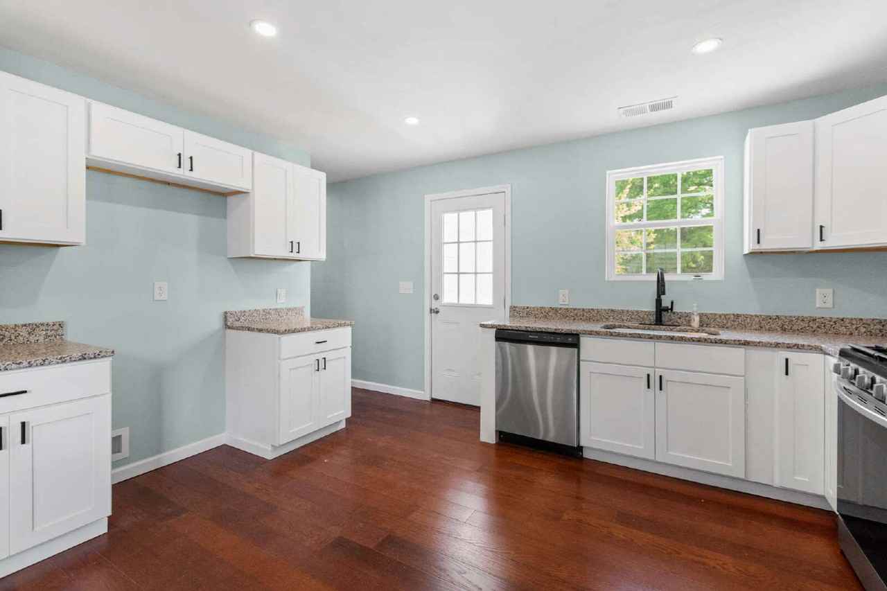 328 Whitner St - Photo 7 of 16