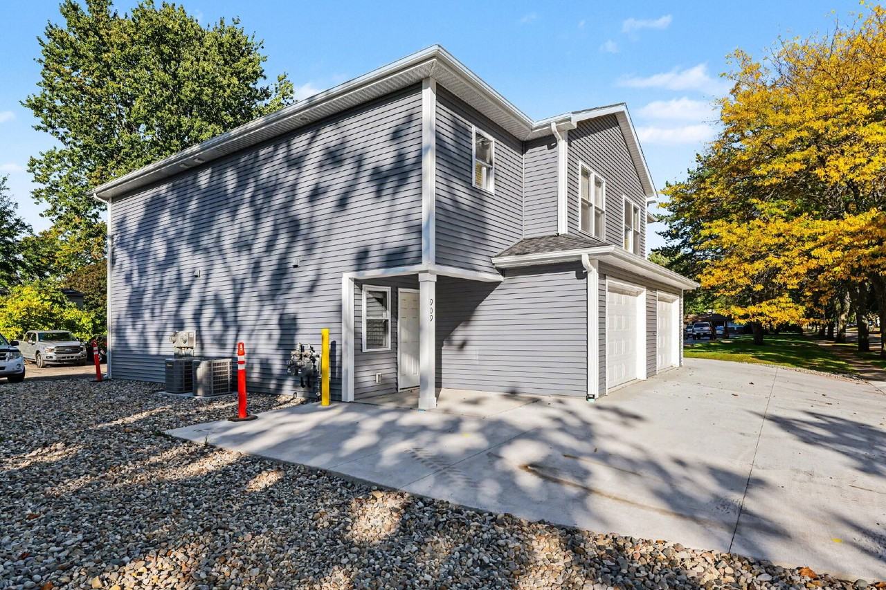 909 Wyllys St - Photo 3 of 18