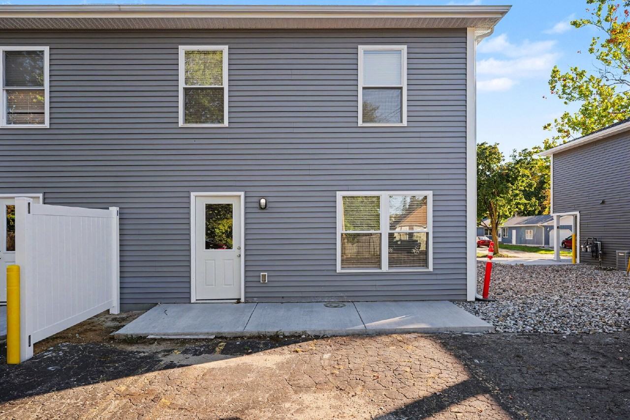 909 Wyllys St - Photo 4 of 18