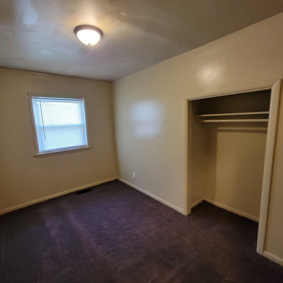 7305 E 37th St - Photo 2 of 6