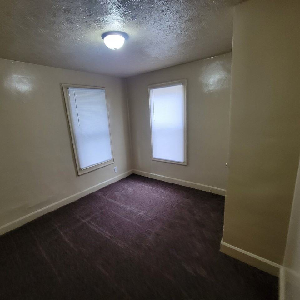 4925 Orion Ave - Photo 3 of 8