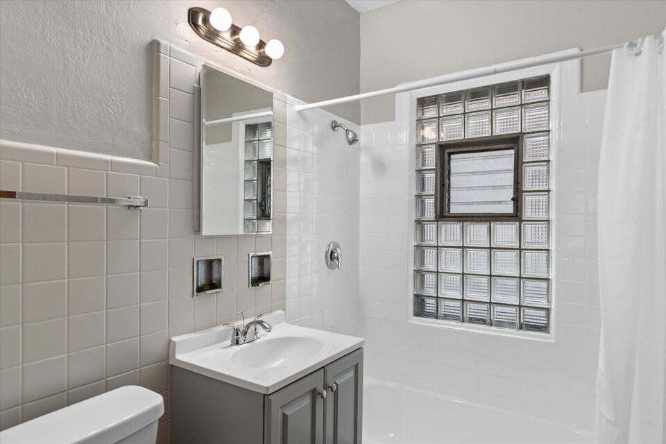 2914 N 41st St - Photo 5 of 15