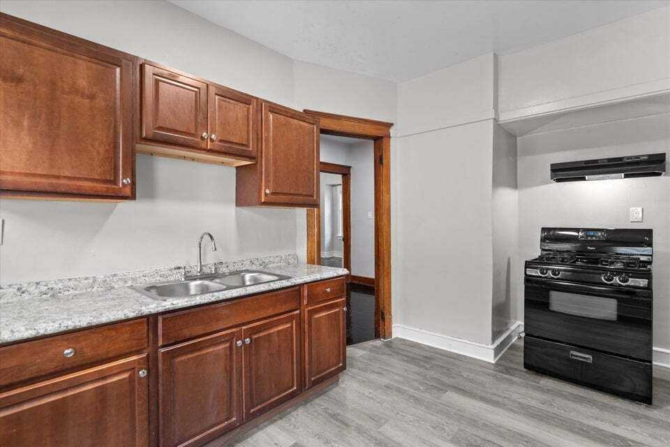 2914 N 41st St - Photo 7 of 15