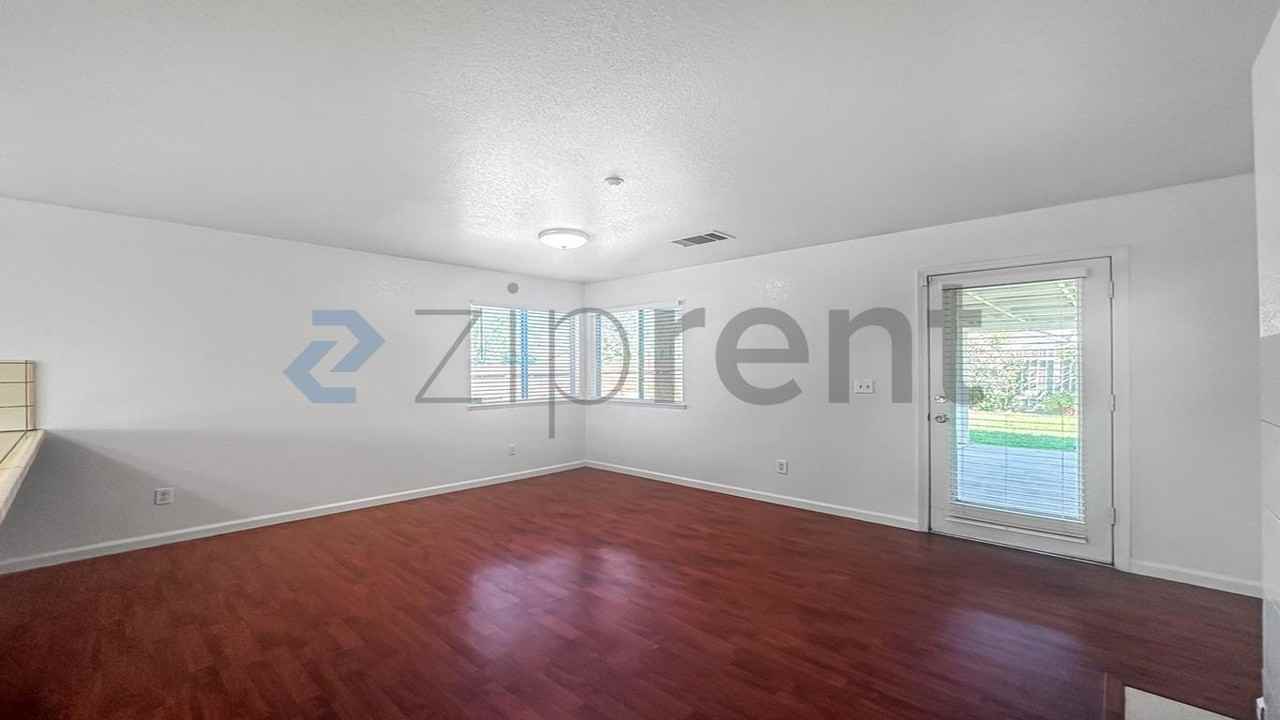 6288 W San Jose Ave - Photo 4 of 33