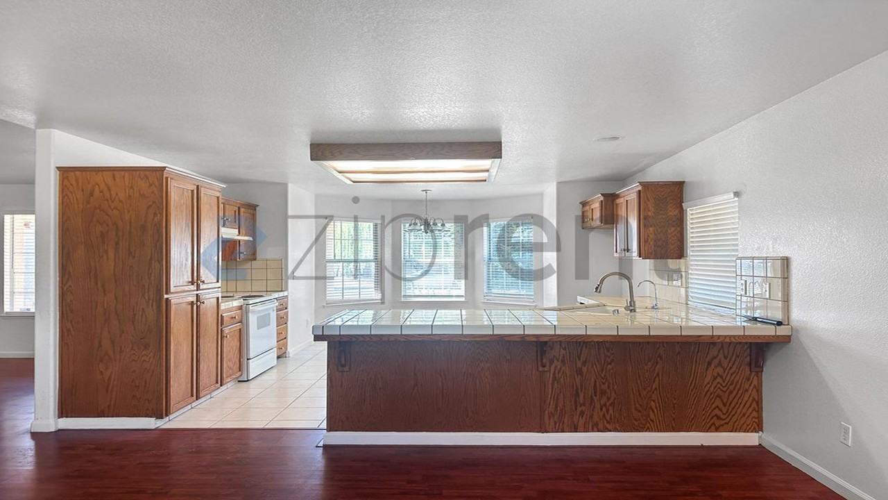 6288 W San Jose Ave - Photo 6 of 33