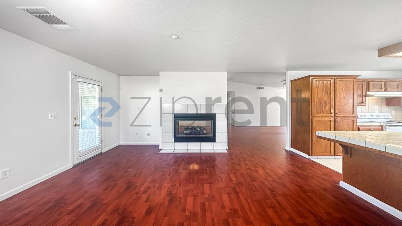 6288 W San Jose Ave - Photo 7 of 33