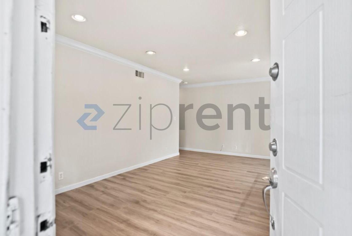 5633 Calmor Ave #4 - Photo 6 of 27