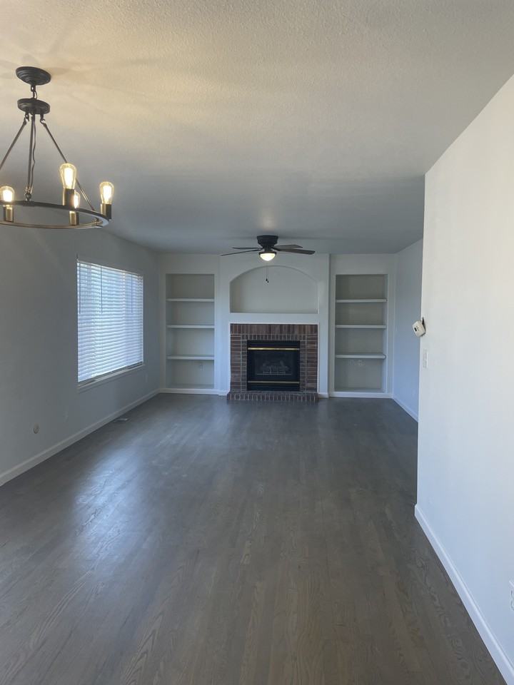 2354 S Zeno St - Photo 2 of 22