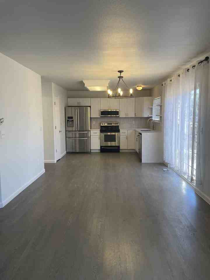 2354 S Zeno St - Photo 3 of 22