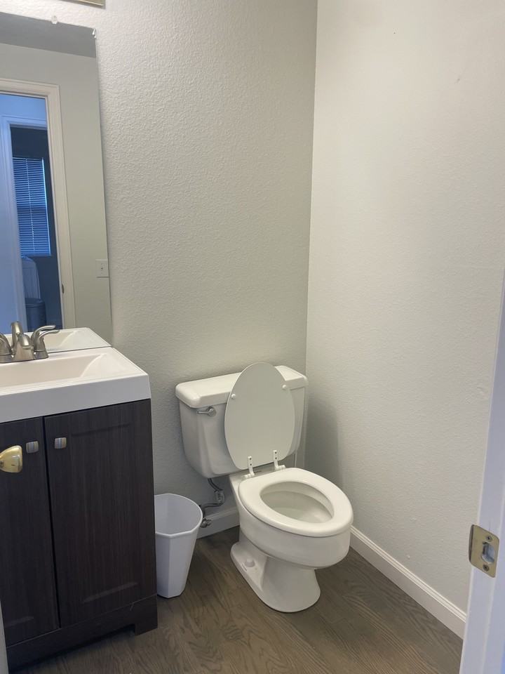 2354 S Zeno St - Photo 5 of 22