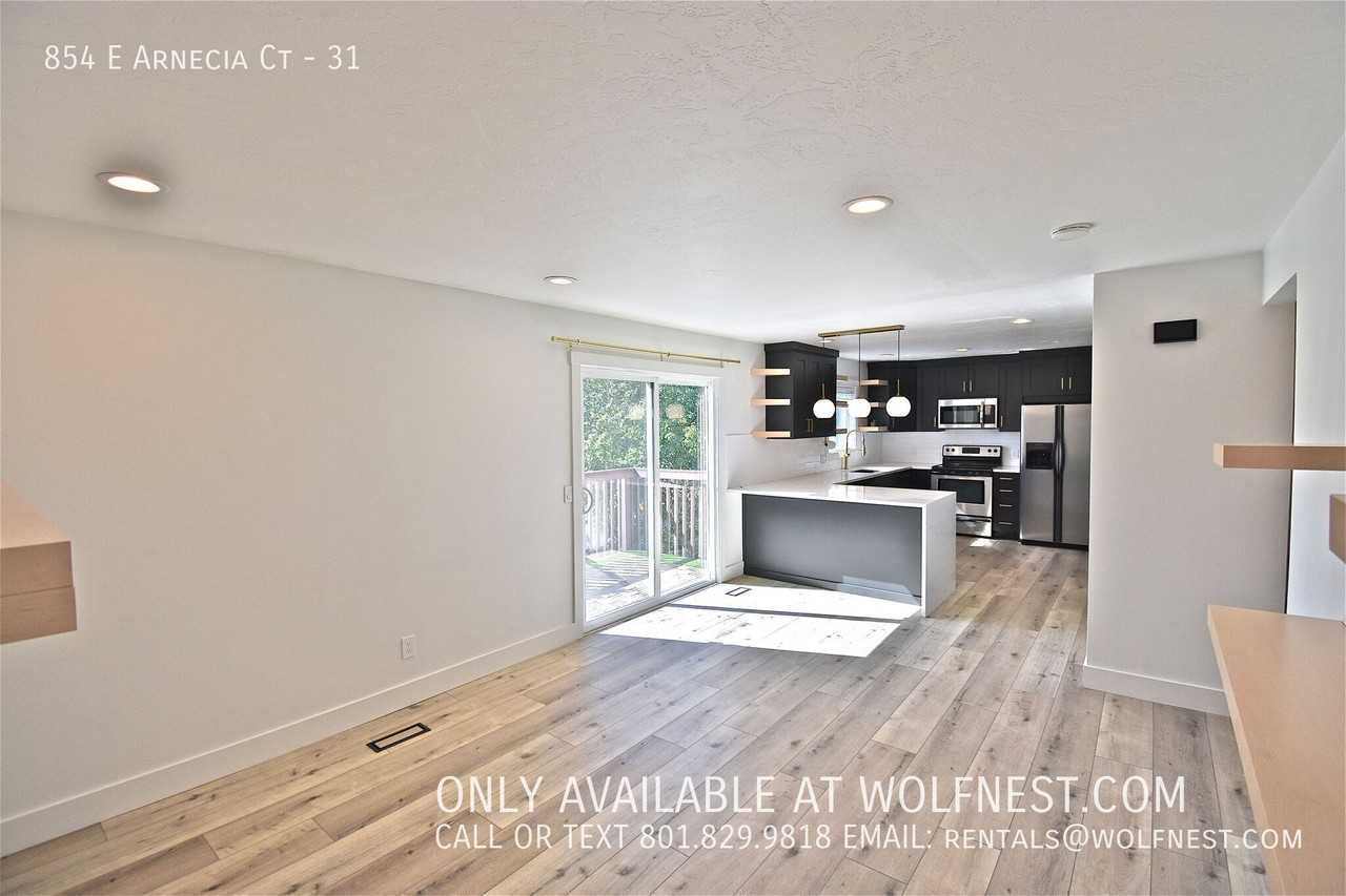 854 E Arnecia Ct #31 - Photo 3 of 26