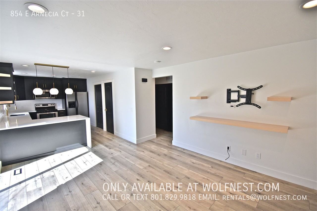 854 E Arnecia Ct #31 - Photo 4 of 26